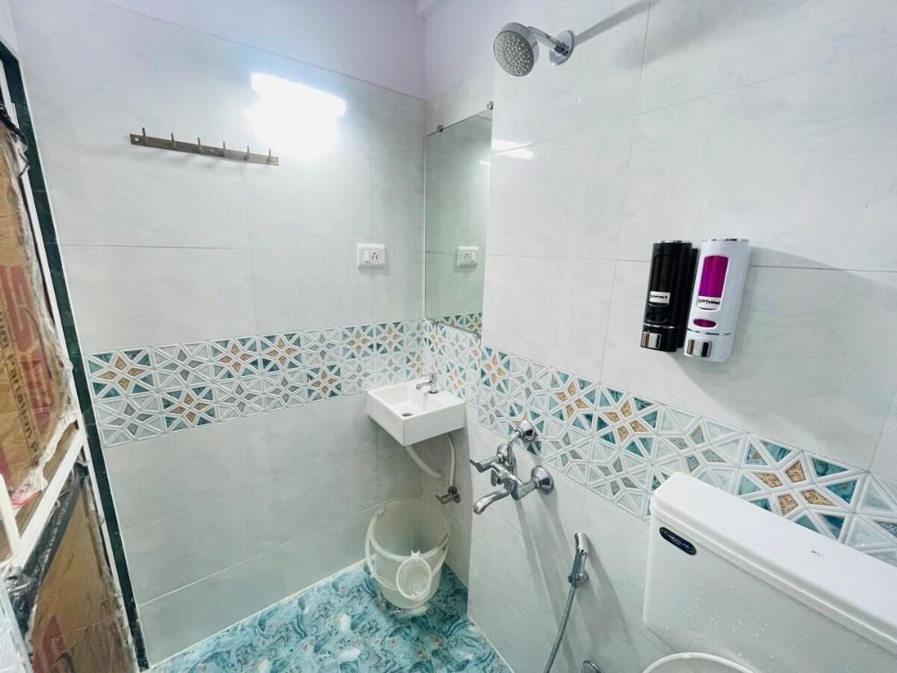 the nest 1 bhk bandra west close to lilavati