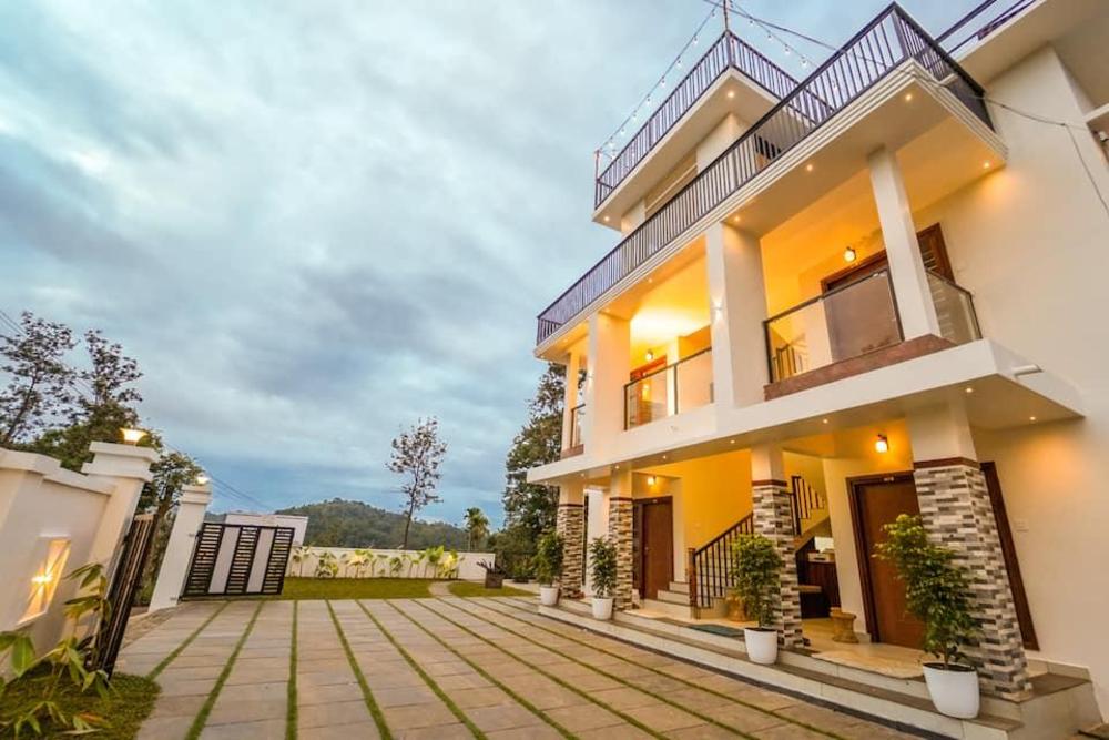 oasis vythiri pool aparments