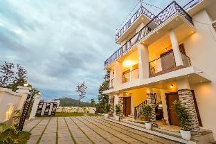 oasis vythiri pool aparments