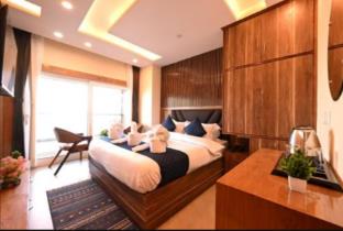 hotel high rise inn