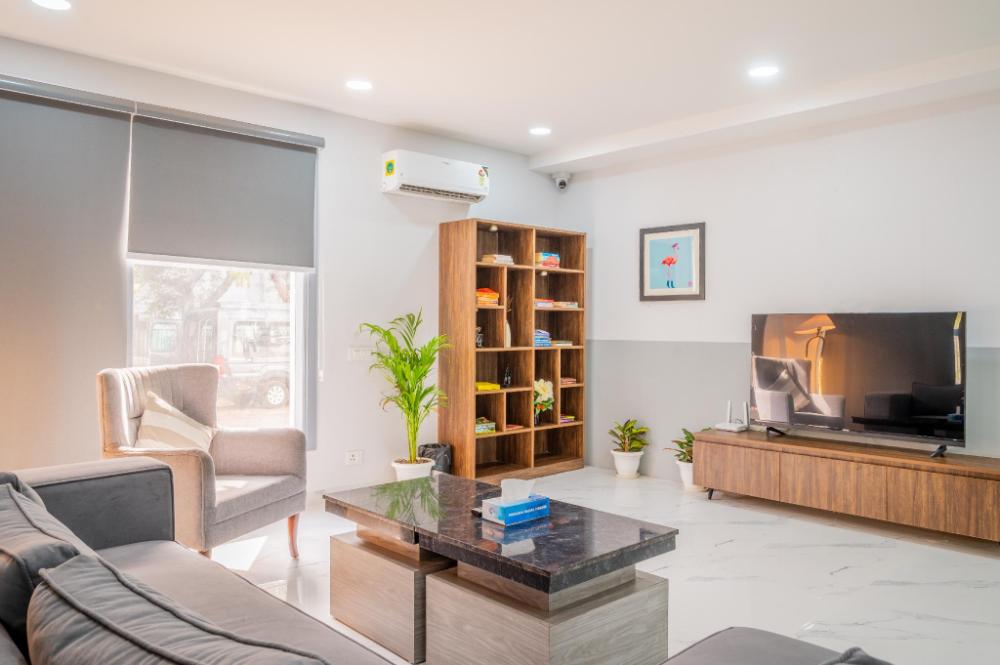 housr studio rooms sector 30 gurgaon