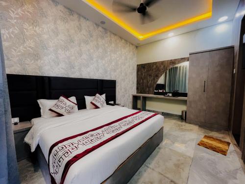 hotel atithi food village