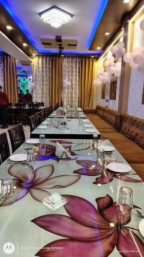 hotel atithi food village