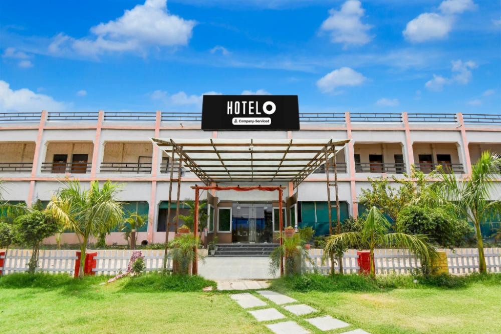 hotel o jhusi station formerly rajaram singh blessing garden