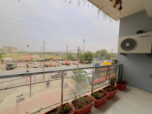 home escape 2bhk casa near mahakal city centre