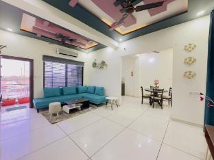 home escape 2bhk casa near mahakal city centre