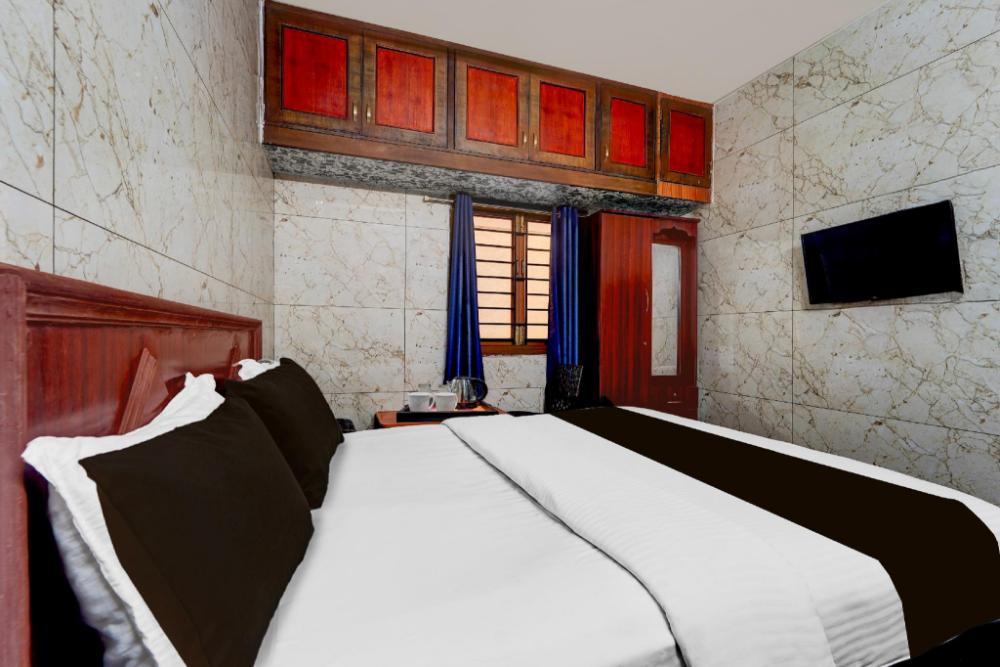 super collection o omni bus terminal gandhipuram formerly apple grand