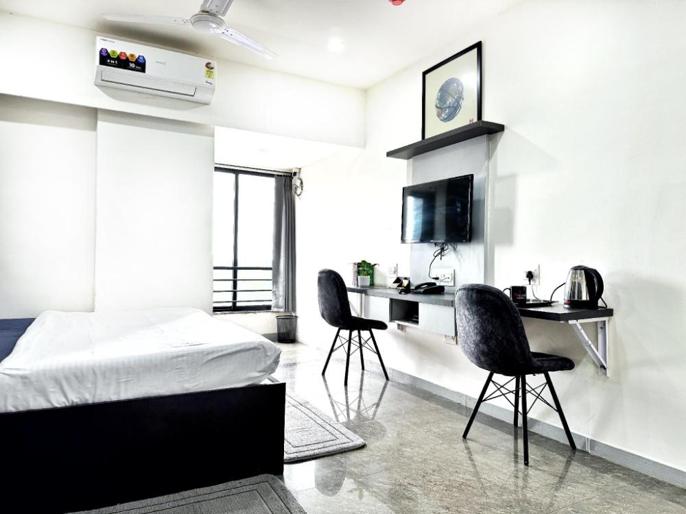 housr wakad pune hinjawadi road