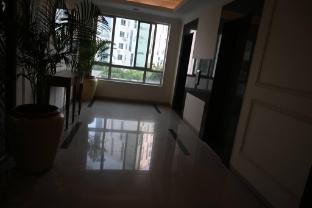 luxurious 1bhk apartment in gurgaon with shared pool and bbq area