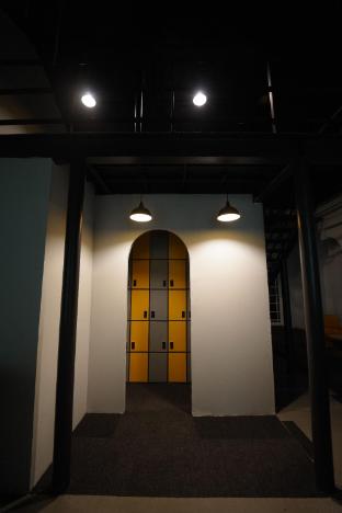 naptapgo japanese pod hotel near golden temple