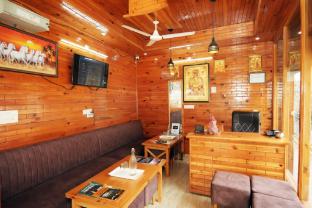 near mountain hotel hidden heaven shimla