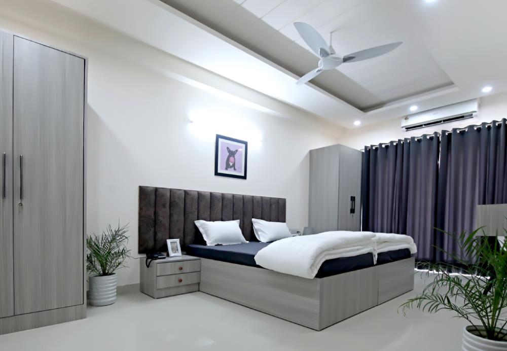 housr sector 43 gurgaon global foyermall