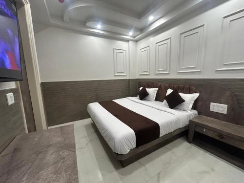 hotel shree guru near new delhi railway station