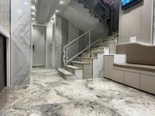 hotel shree guru near new delhi railway station