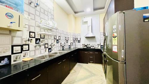 bluo modern 3bhk rohini lift parking balcony