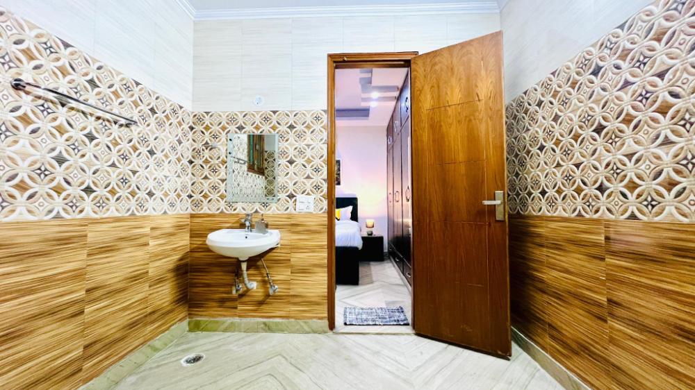 bluo modern 3bhk rohini lift parking balcony