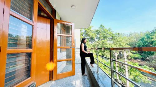 bluo modern 3bhk rohini lift parking balcony