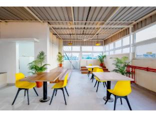 wandr hotel brookefield bangalore