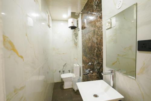 hotel al aziz palace