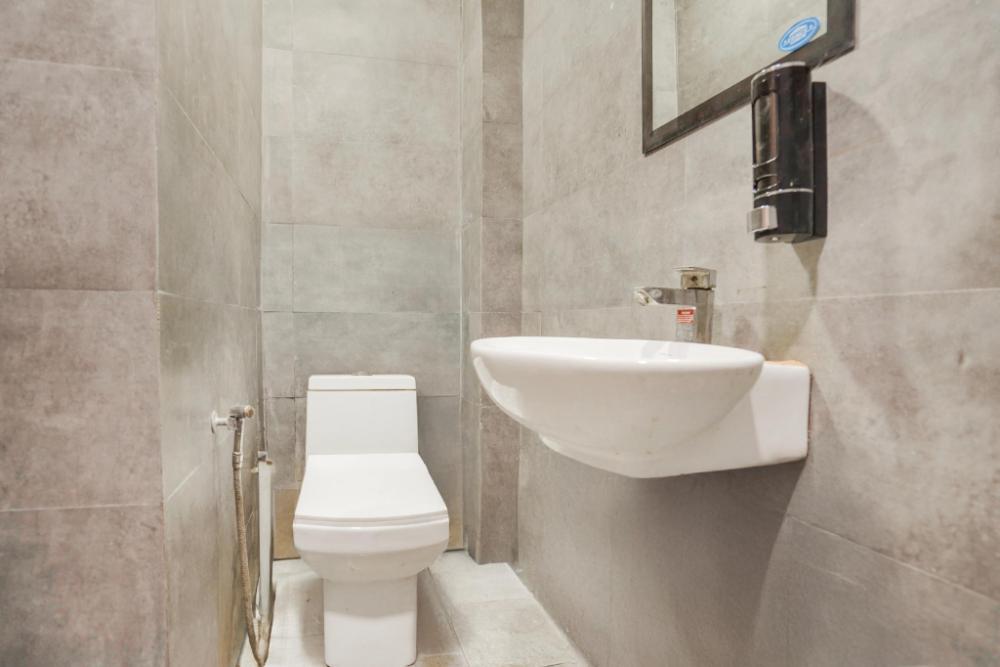 super collection o west vinod nagar metro station formerly royal inn