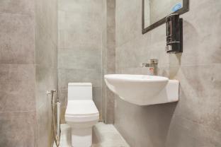 super collection o west vinod nagar metro station formerly royal inn