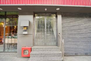 super collection o west vinod nagar metro station formerly royal inn