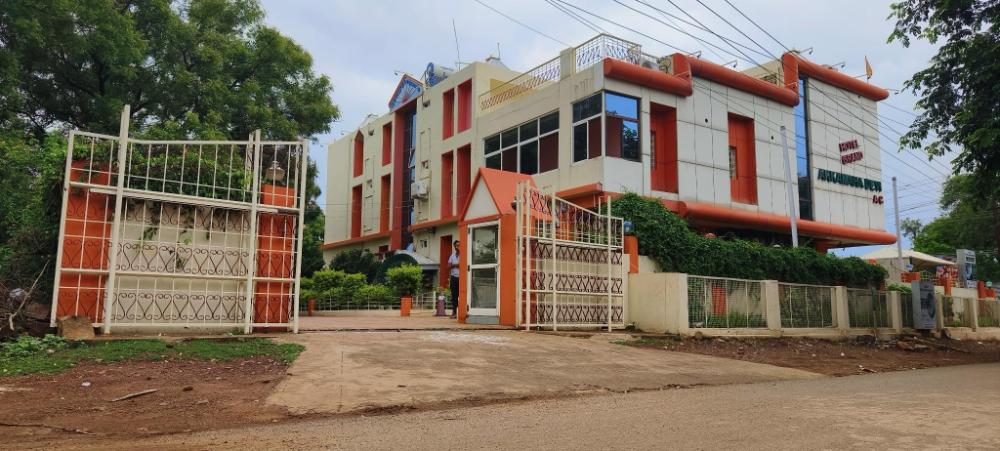 hotelgrandakkamahadevi