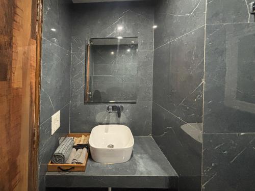 housr 36 studio rooms bangalore near leela palace