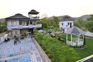 popli paradise resort