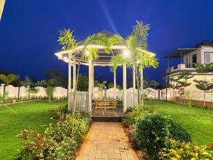 popli paradise resort