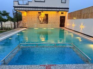 popli paradise resort