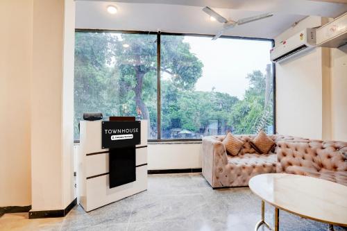 hotel o nirman vihar metro station formerly hotel swastik residency