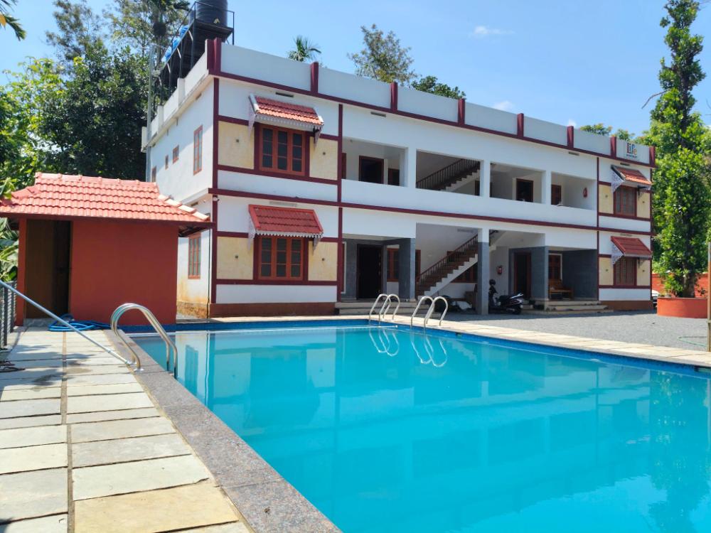 empire life pool villa