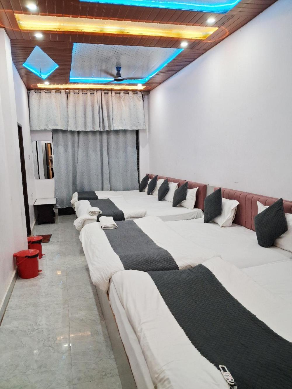 hotel shiva international