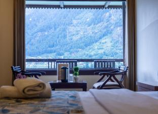 himalayan spurge villa