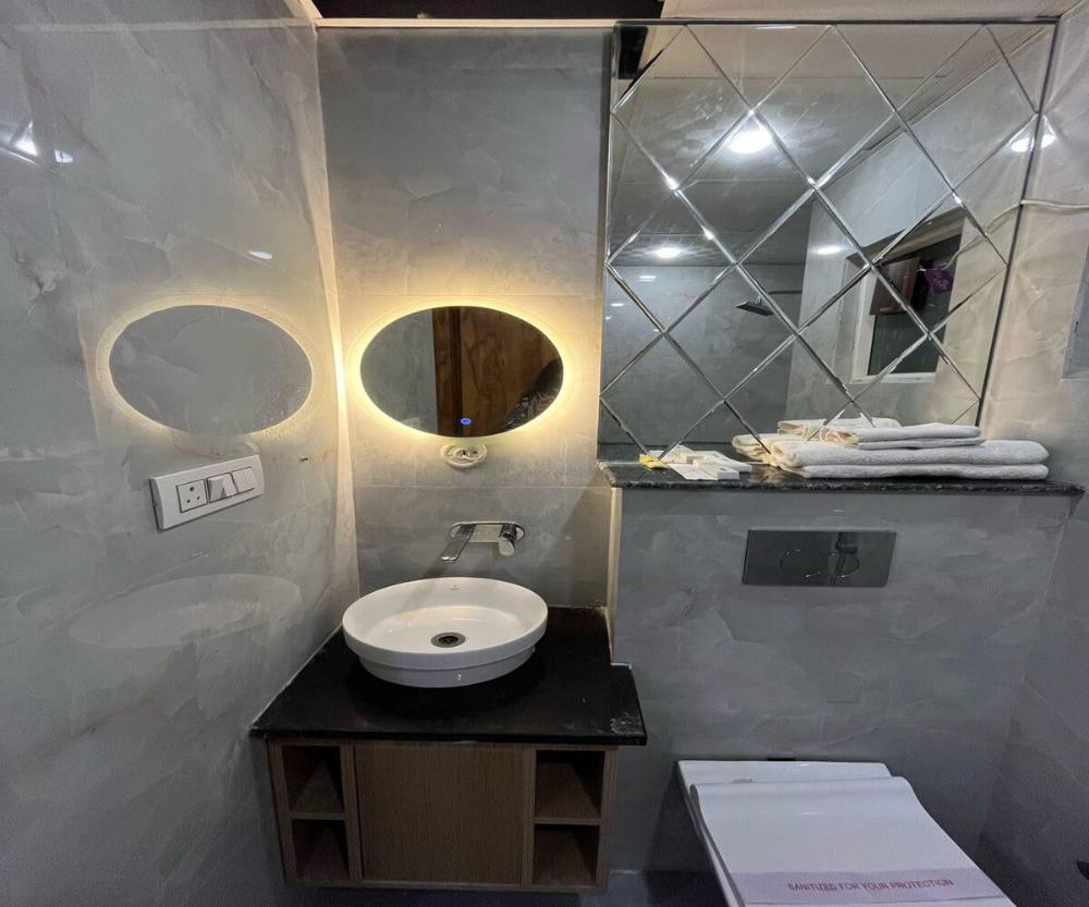 hotel mandakini shri sadhna