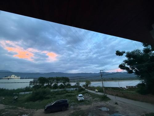 2bhk with mesmerizing ganga view