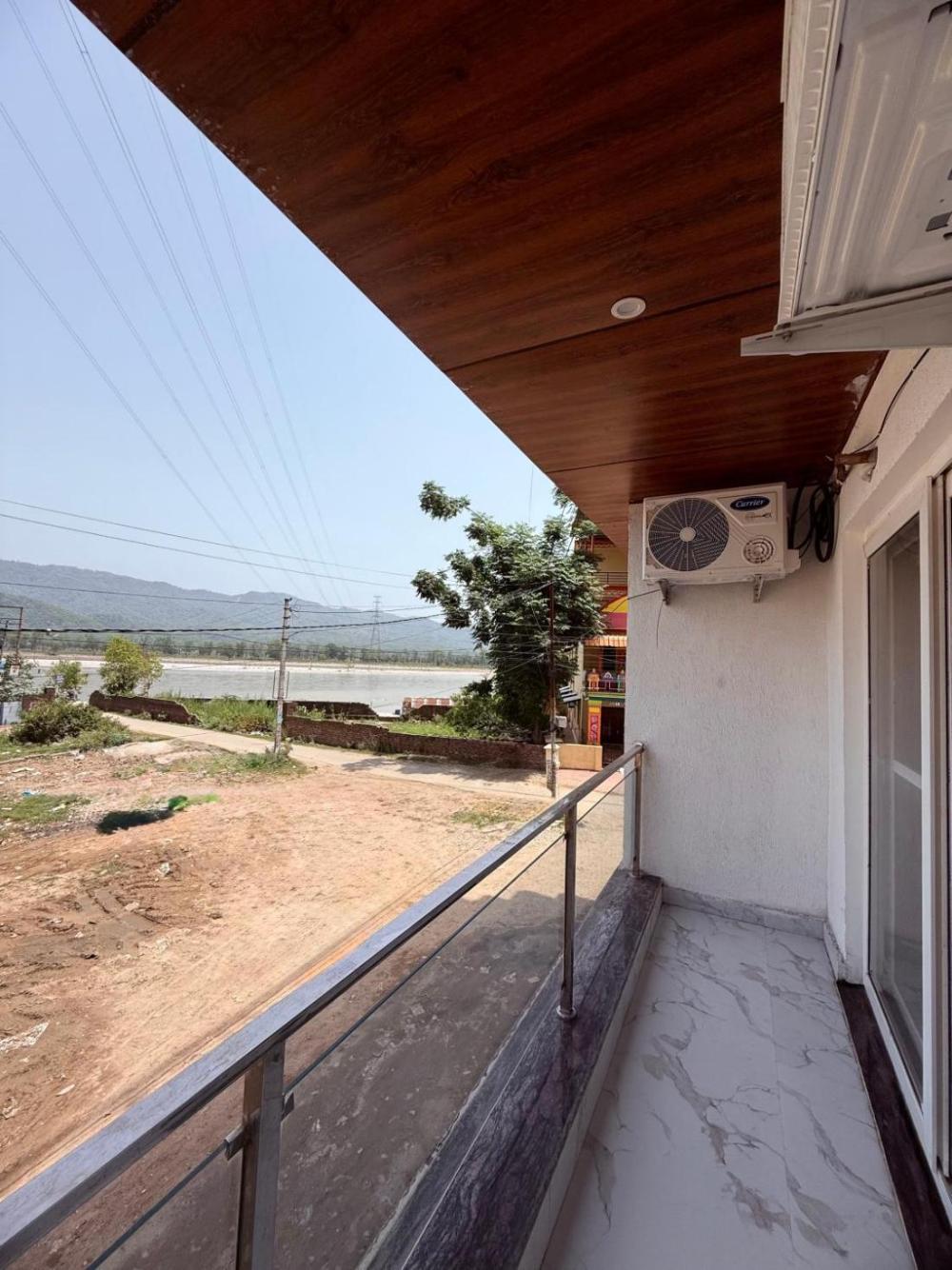 2bhk with mesmerizing ganga view