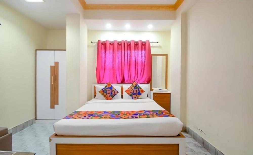 hotel new om shanti international