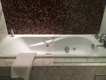 oakwood premier prestige bangalore