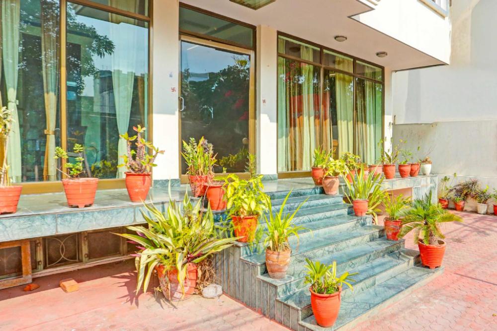 hotel o bani park near collectorate circle