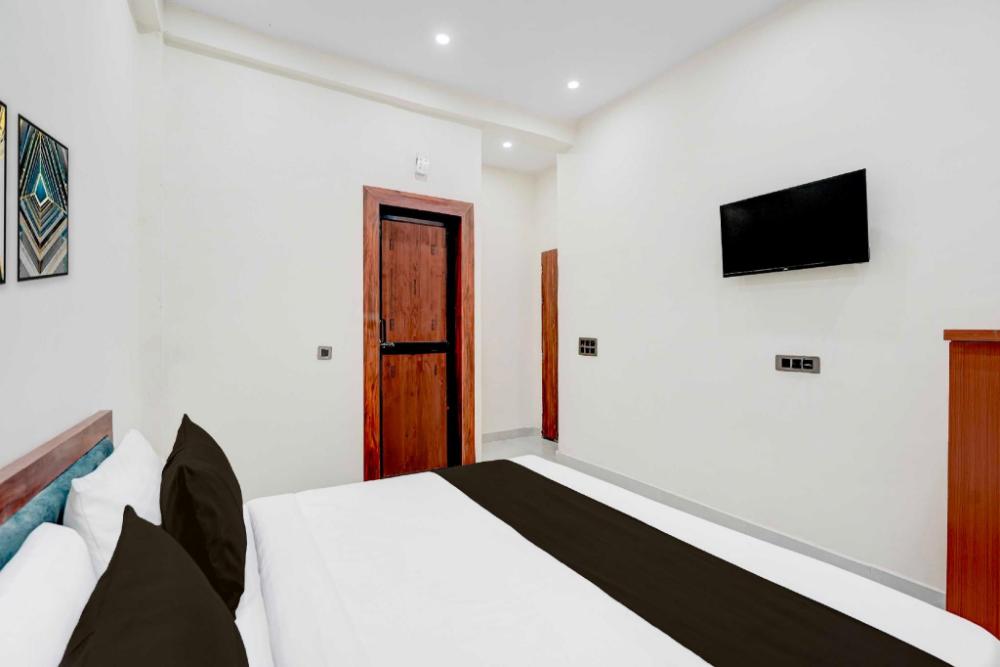 collection o shree ji puram near prem mandir