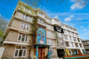 hotel o mall road manali downtown hadimba temple