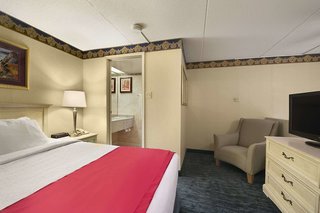 Ramada By Wyndham Trenton,Ontario>>Belleville,3 star