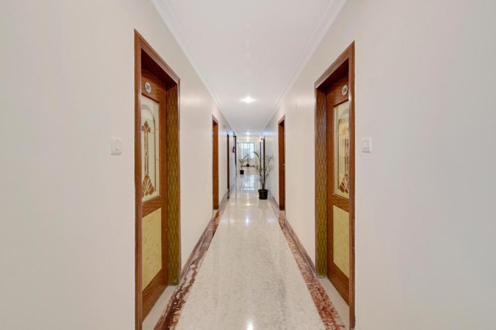 elegant amethyst business hotel near ragigudda sri prasanna
