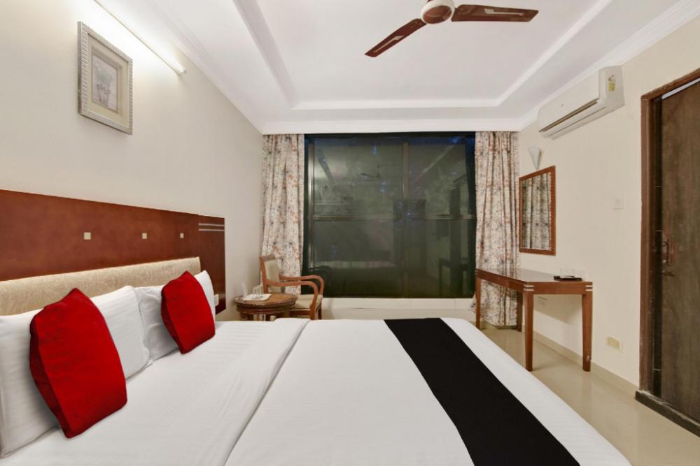 elegant amethyst business hotel near ragigudda sri prasanna