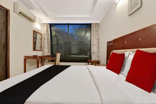elegant amethyst business hotel near ragigudda sri prasanna