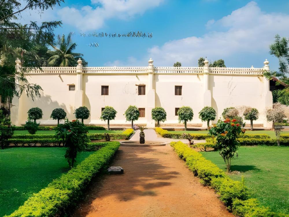 elegant amethyst business hotel near ragigudda sri prasanna