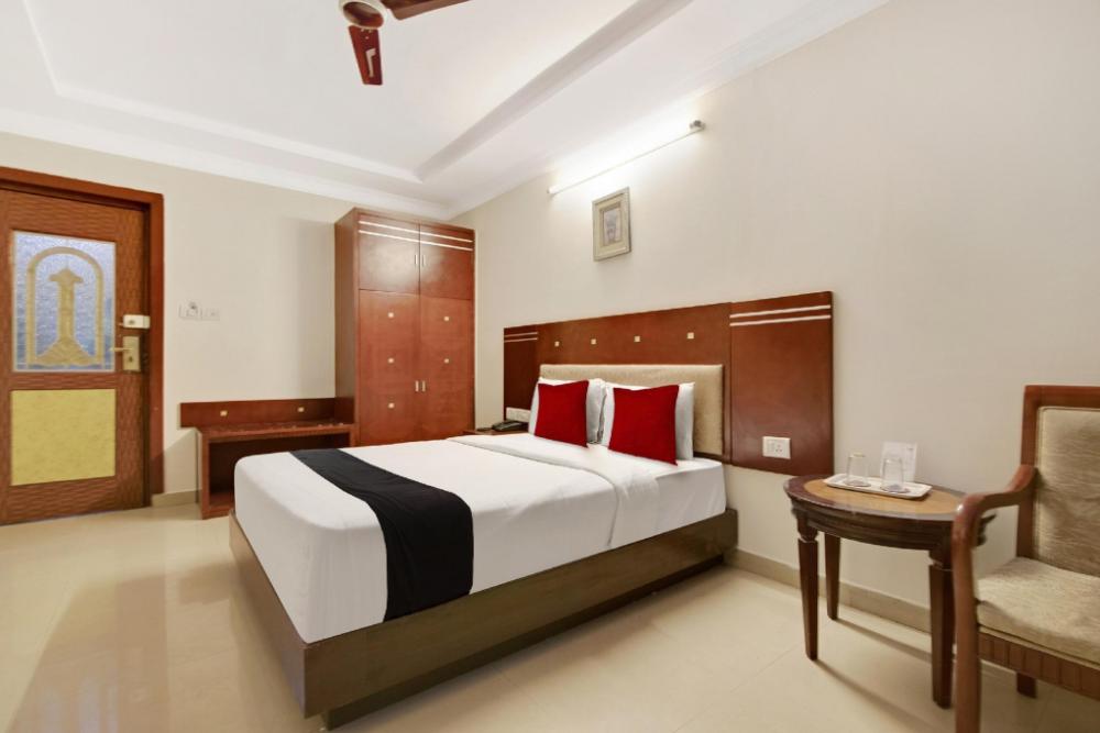 elegant amethyst business hotel near ragigudda sri prasanna