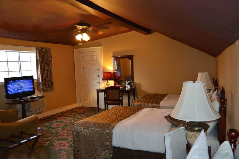 historic streetcar inn